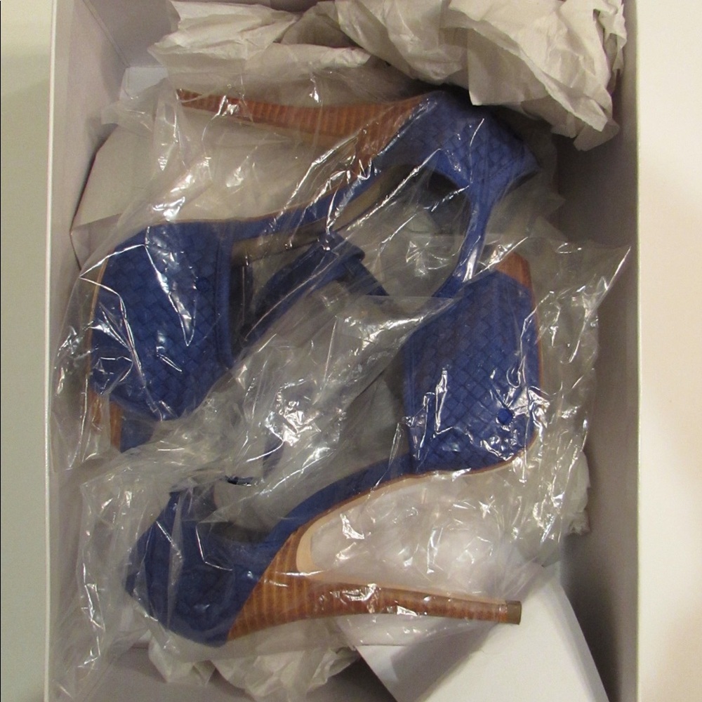 Blue ‘Shanel’ Bakers Shoes Heels